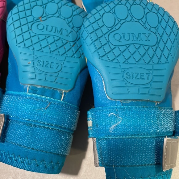 Qumy Pets shoes (2 sets) - Picture 5 of 15